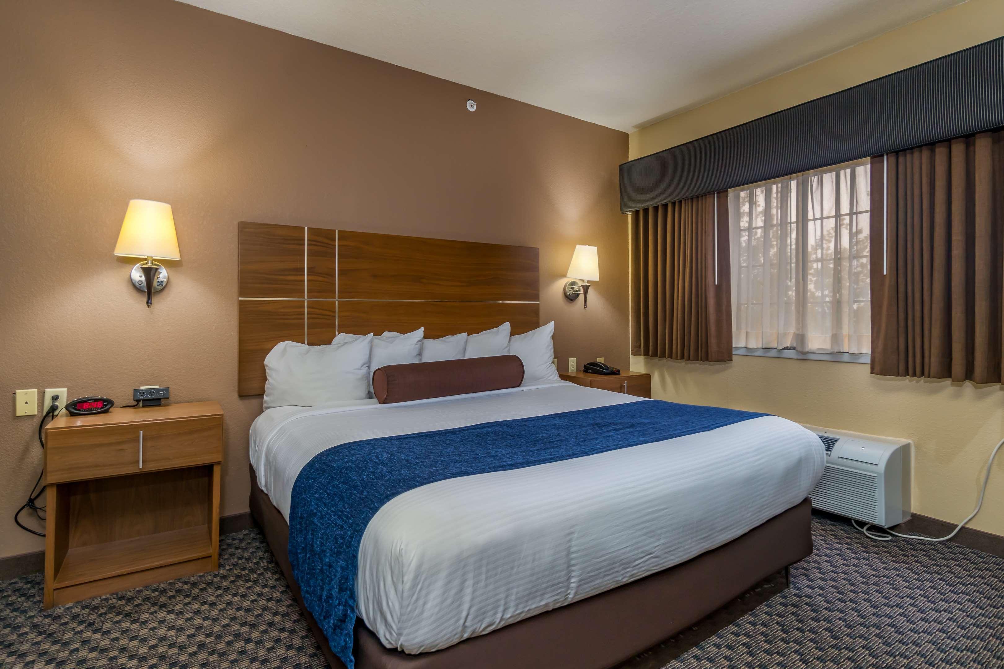 Best Western Plus Shamrock Inn & Suites Экстерьер фото