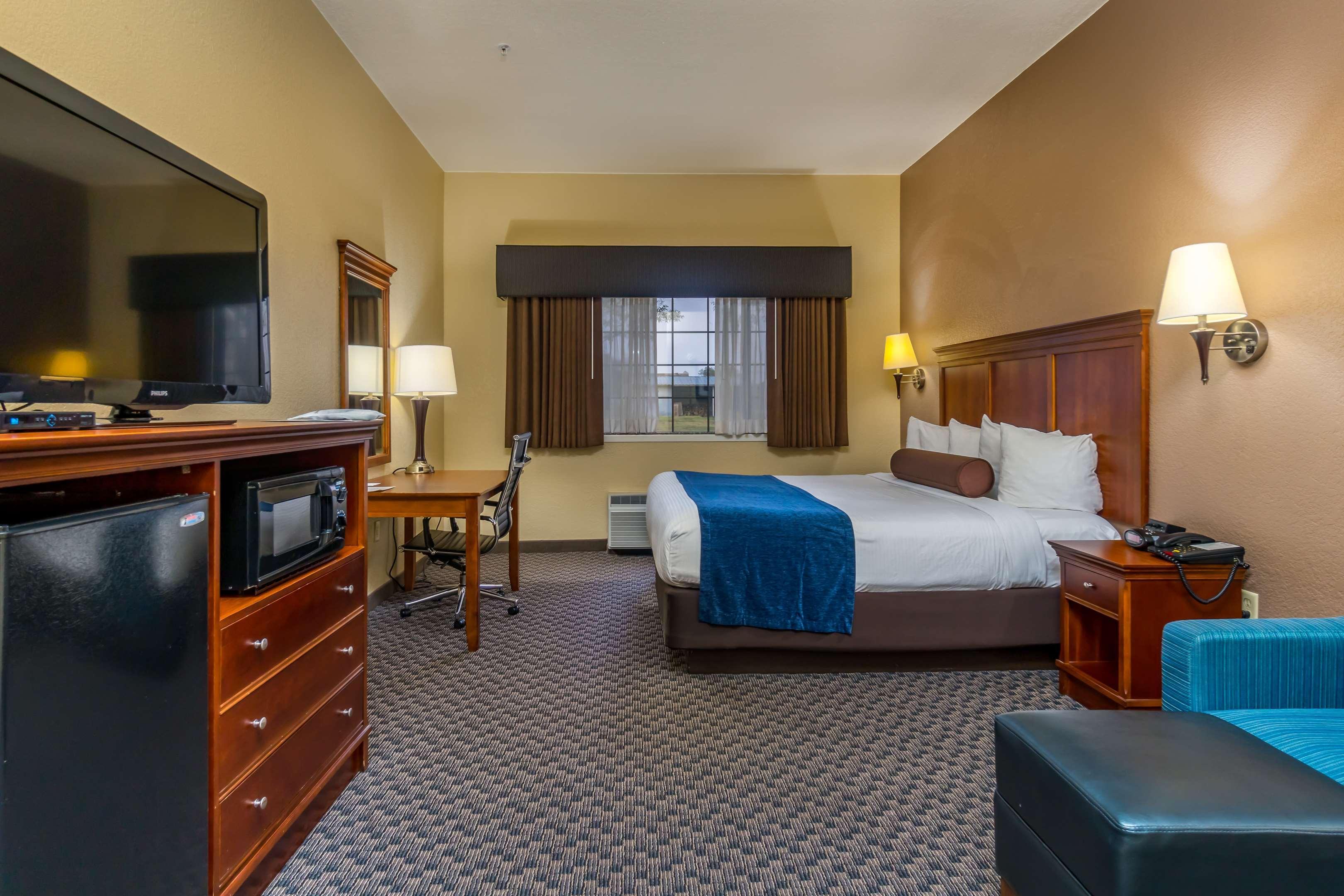 Best Western Plus Shamrock Inn & Suites Экстерьер фото