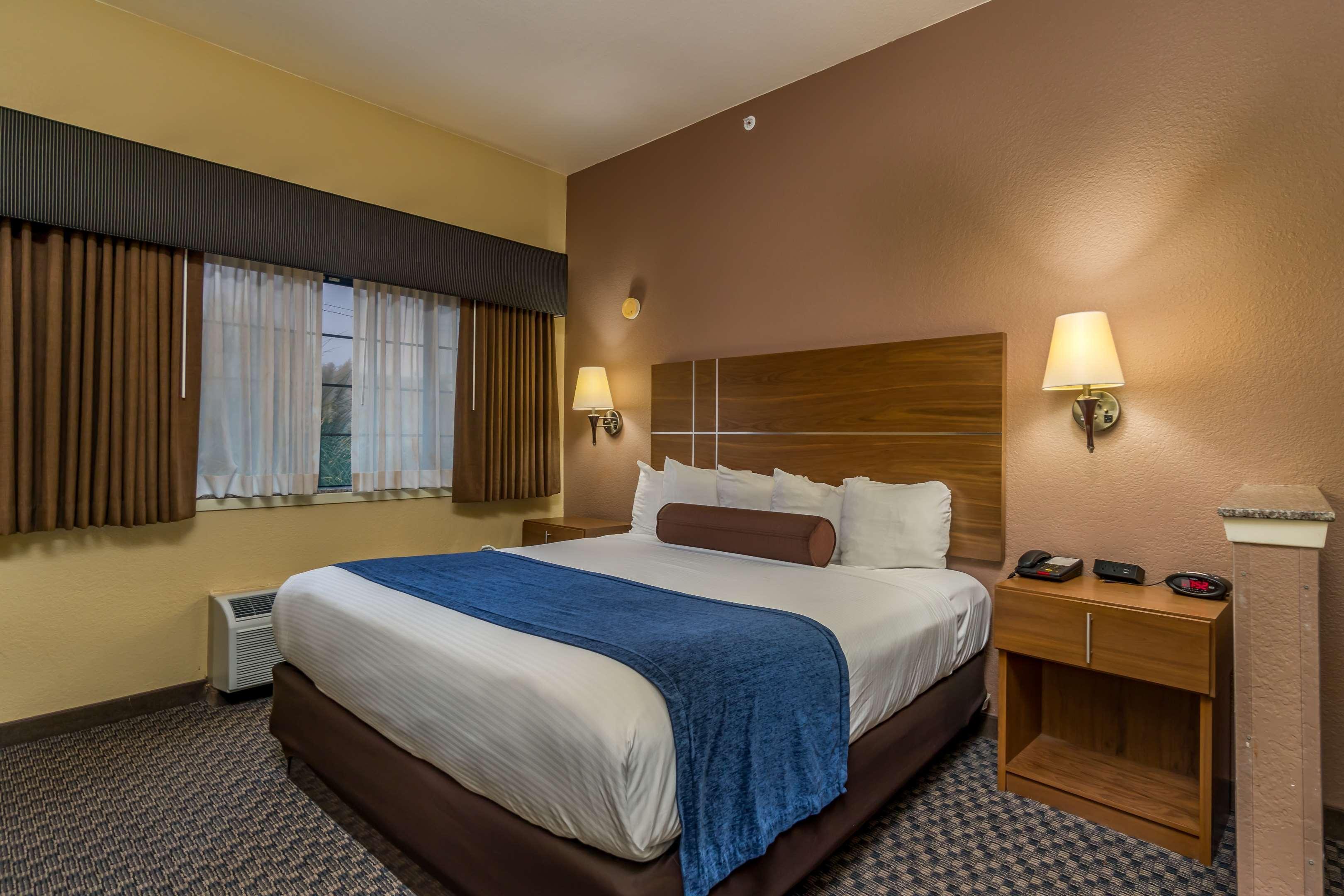 Best Western Plus Shamrock Inn & Suites Экстерьер фото
