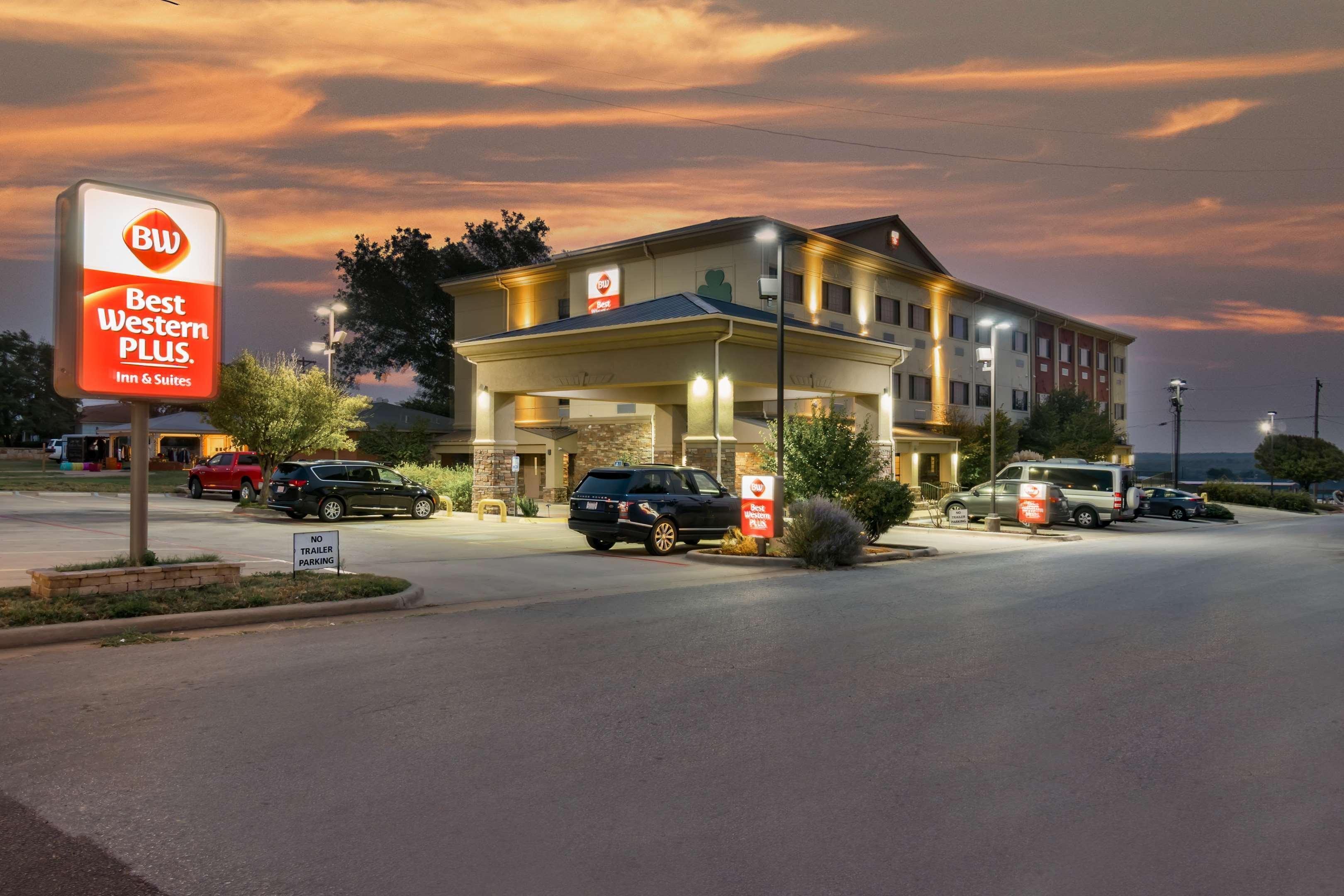 Best Western Plus Shamrock Inn & Suites Экстерьер фото