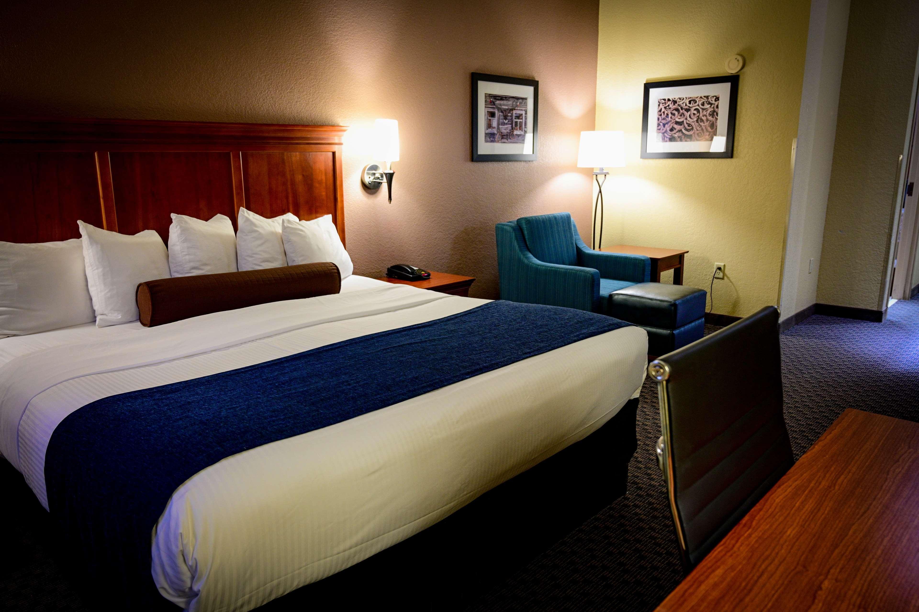 Best Western Plus Shamrock Inn & Suites Экстерьер фото