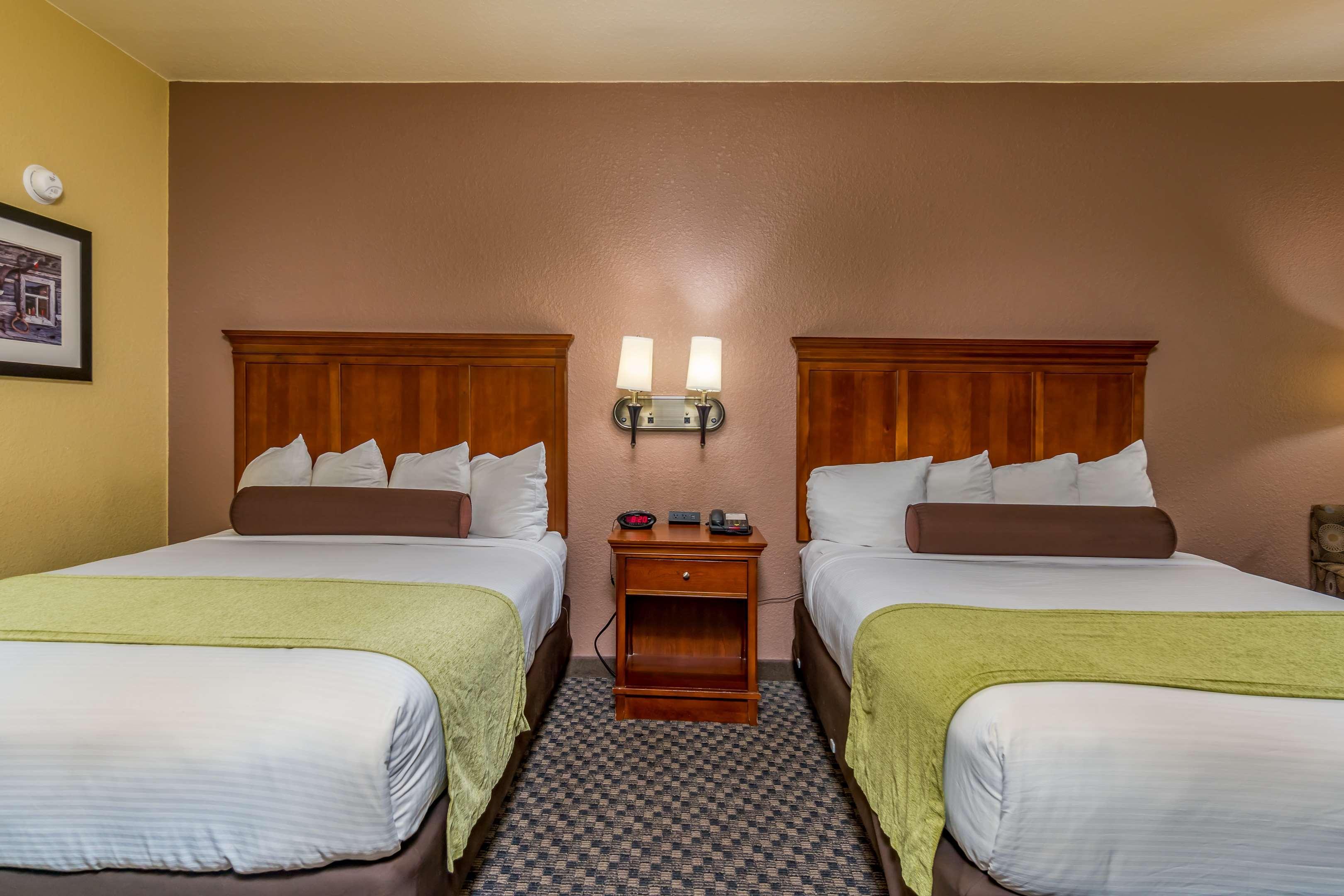 Best Western Plus Shamrock Inn & Suites Экстерьер фото